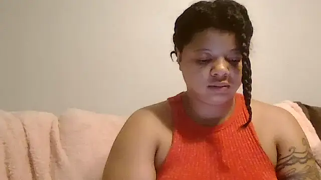 Snapshot of beautylovess chatting on 09.17.25 beautylovess online show from 09.17.25