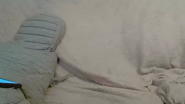 Snapshot of beautylovess chatting on 09.18.25 beautylovess online show from 09.18.25