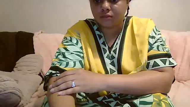 Snapshot of beautylovess chatting on 09.26.25 beautylovess online show from 09.26.25