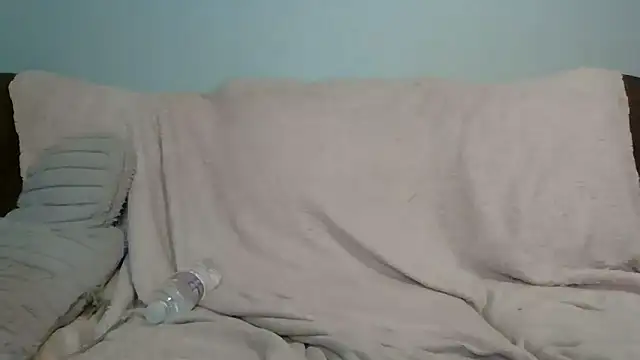 Snapshot of beautylovess chatting on 10.03.25 beautylovess online show from 10.03.25