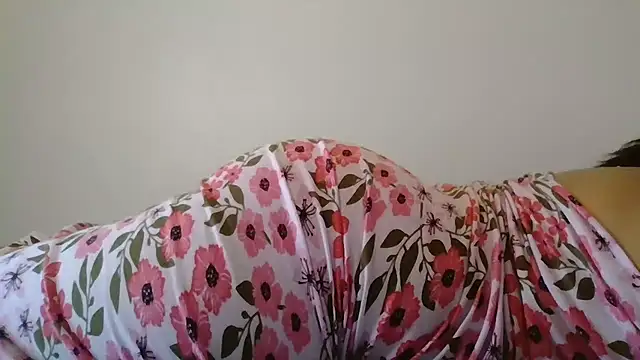 Snapshot of beautylovess chatting on 11.03.25 beautylovess online show from 11.03.25