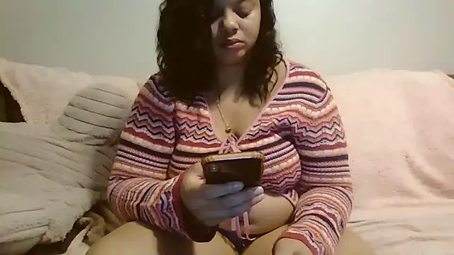 Snapshot of beautylovess chatting on 11.08.25 beautylovess online show from 11.08.25