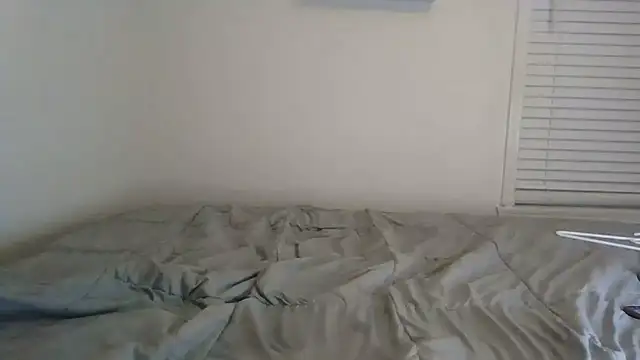 Snapshot of beautylovess chatting on 11.12.25 beautylovess online show from 11.12.25