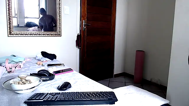 Snapshot of FitSelina66 chatting on 02.28.25 FitSelina66 online show from 02.28.25