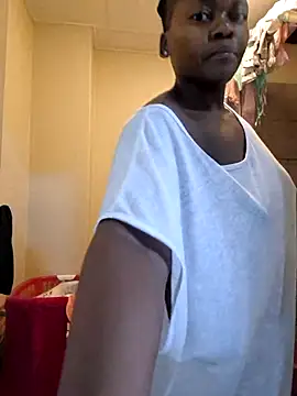 Snapshot of FitSelina66 chatting on 10.11.25 FitSelina66 online show from 10.11.25