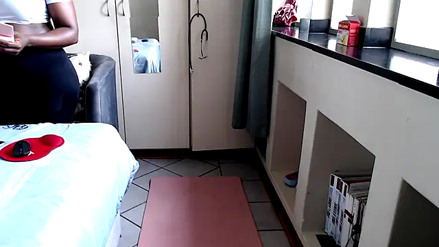 Snapshot of FitSelina66 chatting on 10.12.25 FitSelina66 online show from 10.12.25