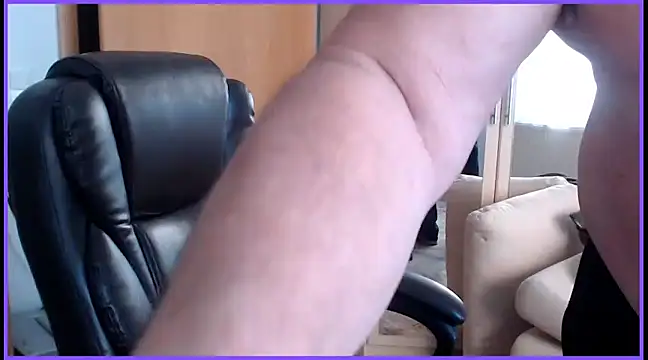 Snapshot of Sissygera chatting on 01.22.25 Sissygera online show from 01.22.25