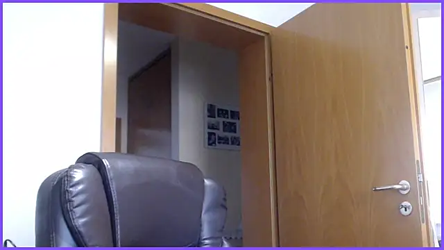 Snapshot of Sissygera chatting on 02.28.25 Sissygera online show from 02.28.25