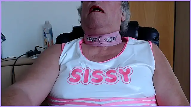 Snapshot of Sissygera chatting on 09.23.25 Sissygera online show from 09.23.25