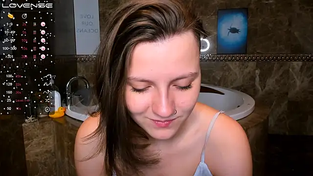 Snapshot of MelindaTin chatting on 02.14.25 MelindaTin online show from 02.14.25