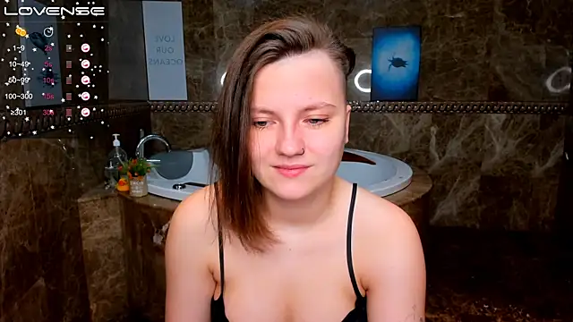 MelindaTin online show from 11.15.25