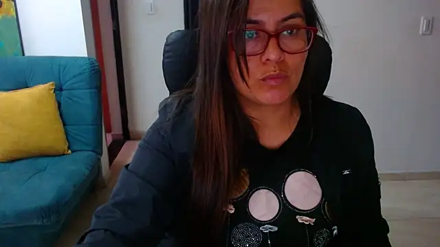 Snapshot of Ixchel_Anaid chatting on 03.17.25 Ixchel Anaid online show from 03.17.25