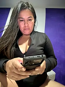 Ixchel Anaid online show from 11.19.25