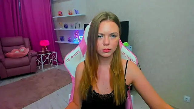 Strawberrye online show from 04.29.26