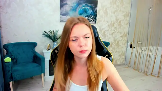 Strawberrye online show from 06.07.26
