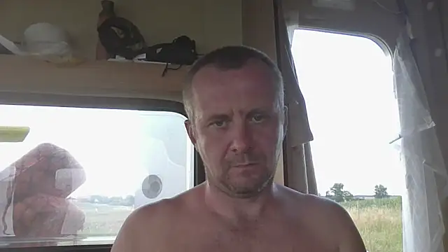 Snapshot of MrWhitePL chatting on 07.16.26 MrWhitePL online show from 07.16.26