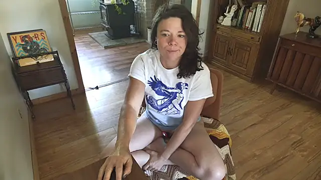 MarcyJones online show from 10.04.25