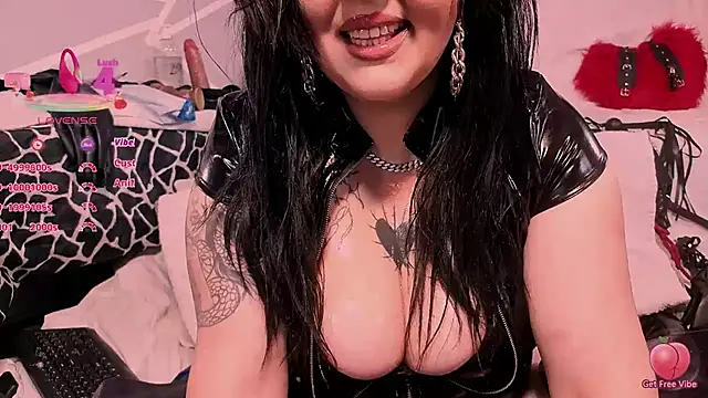 UrNaughtyGfMilf online show from 04.23.26