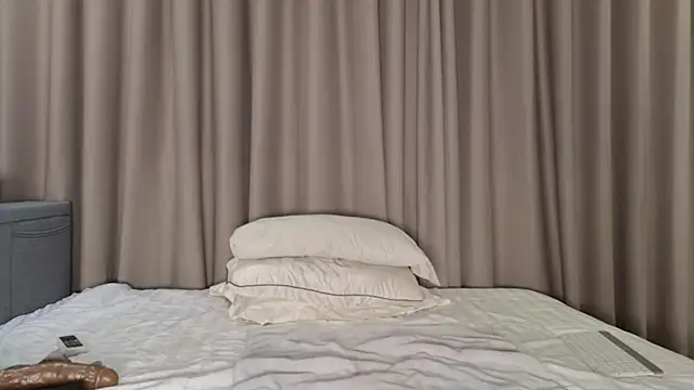 Snapshot of LucyNuty chatting on 11.17.25 LucyNuty online show from 11.17.25