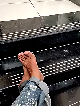 Snapshot of indianSmartboy chatting on 10.27.25 indianSmartboy online show from 10.27.25