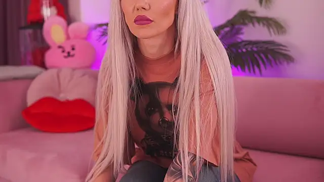 Snapshot of fallingangel chatting on 02.05.25 fallingangel online show from 02.05.25