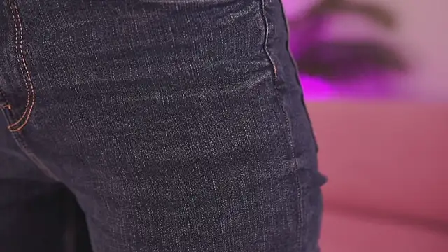 Snapshot of fallingangel chatting on 02.11.25 fallingangel online show from 02.11.25