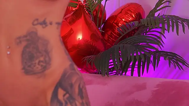 Snapshot of fallingangel chatting on 02.12.26 fallingangel online show from 02.12.26