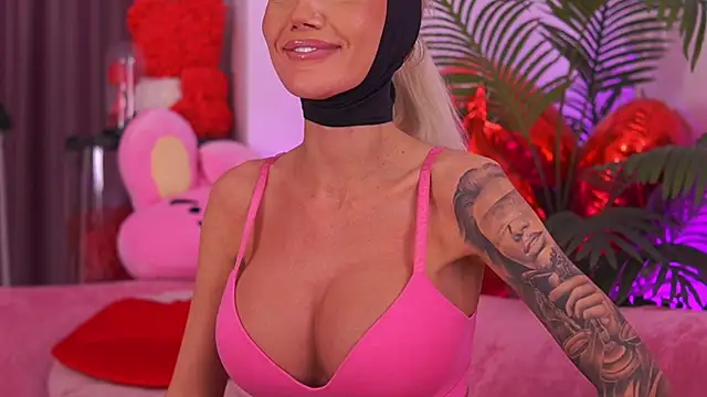 Snapshot of fallingangel chatting on 04.01.26 fallingangel online show from 04.01.26