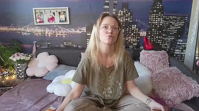 little-leni online show from 03.09.25