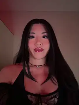 Amanita Bloom online show from 12.01.25