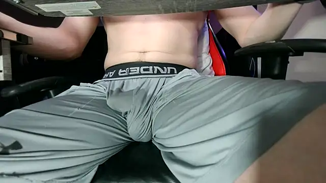 Snapshot of Dick_and_muscles chatting on 06.09.26 Dick and muscles online show from 06.09.26