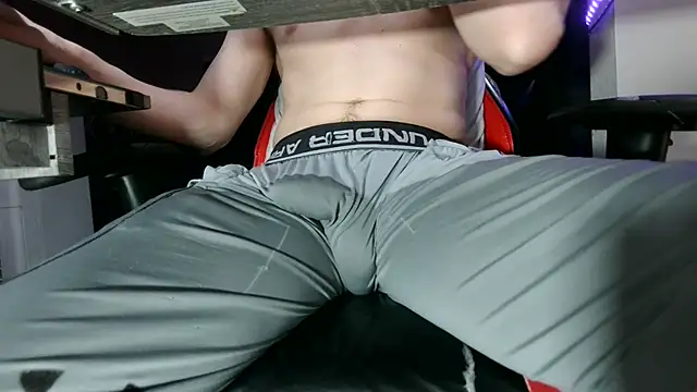 Snapshot of Dick_and_muscles chatting on 07.02.26 Dick and muscles online show from 07.02.26