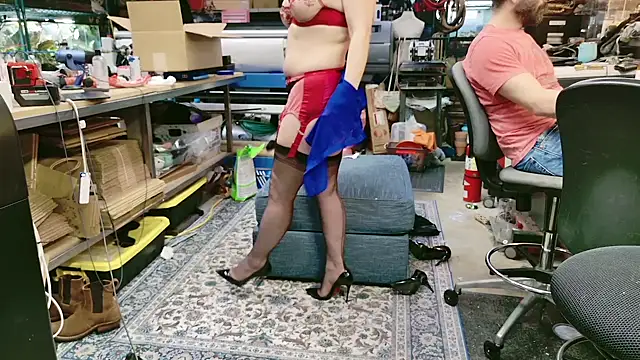 Snapshot of wifenheels chatting on 03.25.26 wifenheels online show from 03.25.26