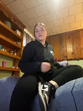 Snapshot of jaseyrae chatting on 12.18.24 jaseyrae online show from 12.18.24