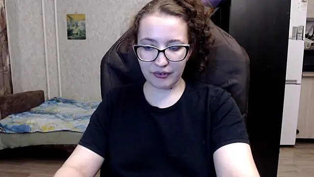 Snapshot of AnKey_Rayah chatting on 12.21.25 AnKey Rayah online show from 12.21.25