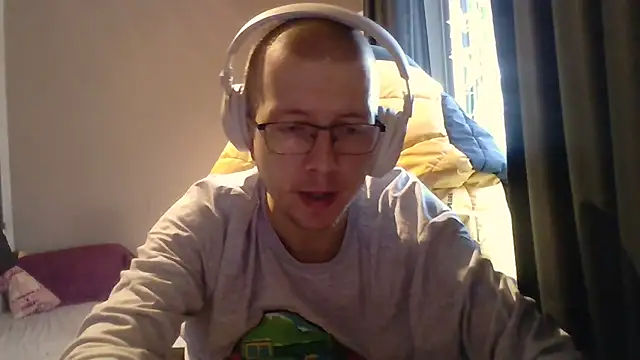 Snapshot of David250692 chatting on 11.27.25 David250692 online show from 11.27.25