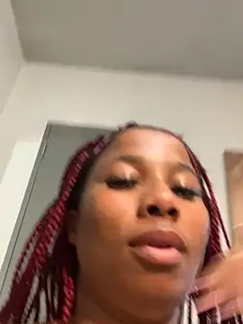 Snapshot of CurvyDesire1 chatting on 02.22.25 CurvyDesire1 online show from 02.22.25