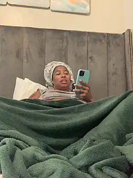 Snapshot of CurvyDesire1 chatting on 03.16.25 CurvyDesire1 online show from 03.16.25