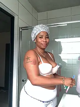 Snapshot of CurvyDesire1 chatting on 03.20.25 CurvyDesire1 online show from 03.20.25