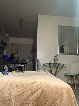 Snapshot of CurvyDesire1 chatting on 03.21.25 CurvyDesire1 online show from 03.21.25