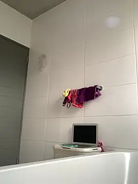 Snapshot of CurvyDesire1 chatting on 03.21.25 CurvyDesire1 online show from 03.21.25