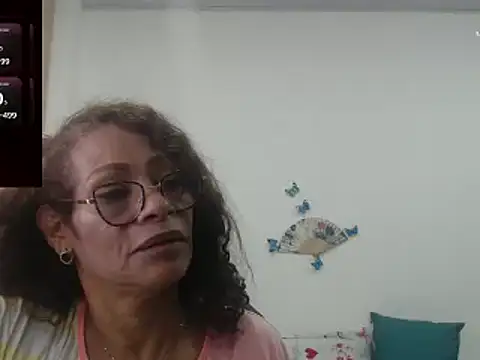 Snapshot of BustyMilf_ chatting on 01.22.25 BustyMilf  online show from 01.22.25