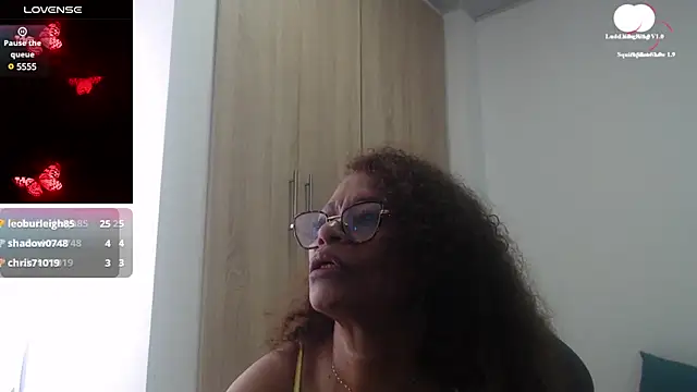 Snapshot of BustyMilf_ chatting on 01.27.25 BustyMilf  online show from 01.27.25