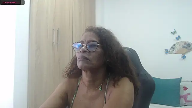 Snapshot of BustyMilf_ chatting on 01.29.25 BustyMilf  online show from 01.29.25