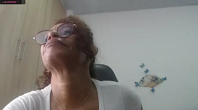 Snapshot of BustyMilf_ chatting on 01.31.25 BustyMilf  online show from 01.31.25