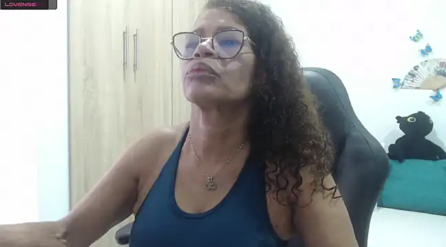 Snapshot of BustyMilf_ chatting on 02.05.25 BustyMilf  online show from 02.05.25