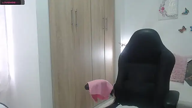 Snapshot of BustyMilf_ chatting on 02.21.25 BustyMilf  online show from 02.21.25