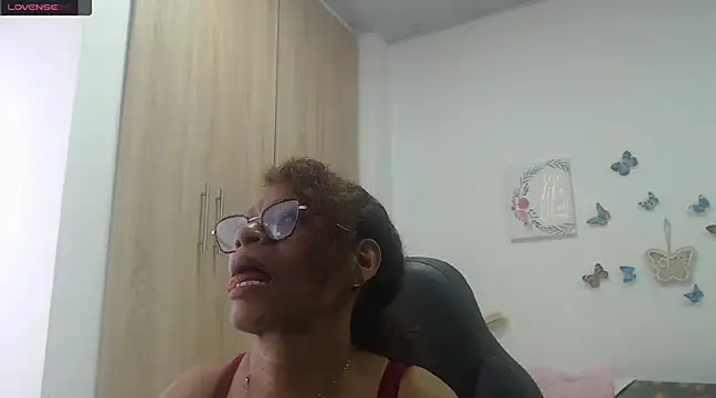 Snapshot of BustyMilf_ chatting on 03.01.25 BustyMilf  online show from 03.01.25
