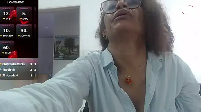 Snapshot of BustyMilf_ chatting on 03.10.25 BustyMilf  online show from 03.10.25