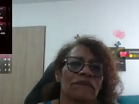 Snapshot of BustyMilf_ chatting on 03.14.25 BustyMilf  online show from 03.14.25